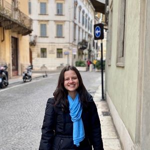 Meet your Posher, Maya